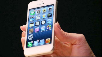 iPhone-ul celor de la Apple, depăşit tehnologic